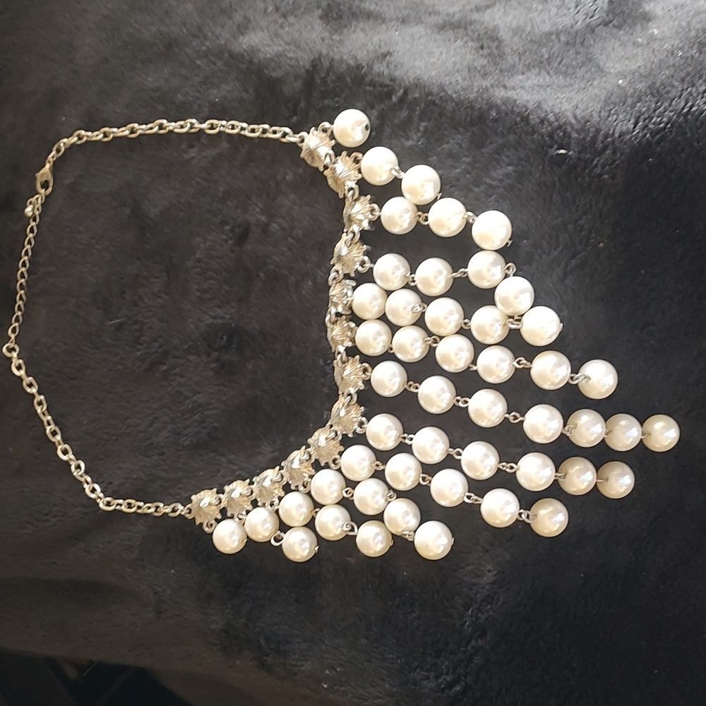 Pearls/Rhinestone Necklace - Picture 2 of 6